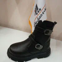 نیم بوت|کیف، کفش، کمربند|تربت‌حیدریه, کاشانی|دیوار