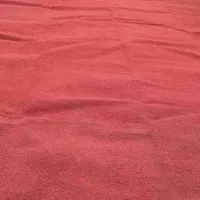 موکت رنگ قرمزطوسی بسیارضخیم بادوام 25 متری درحدنو