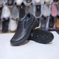 فروش کفش چرم طبیعی تکسایز برندهای معتبر|کیف، کفش، کمربند|اصفهان, تخت فولاد|دیوار