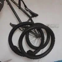 فروش ۲ حلقه لاستیک با تیوپ و یک دستگاه دوچرخه
