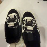 کفش دخترانه سایز ۳۴ نو هست|کفش و لباس بچه|تهران, زعفرانیه|دیوار