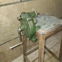 سمباده رومیزی دستی سنباده چاقو تیز کن قدیمی|کلکسیون اشیاء عتیقه|اصفهان, خلیل آباد|دیوار