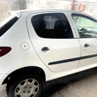 پژو ۲۰۶ بی رنگ مدل ۹۸ کم کارکرد