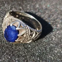 انگشتر نقره با نگین یاقوت کبود ۹۲۵