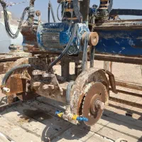 نرده زن،صراحی زن چهارگوش|ماشین‌آلات صنعتی|میمه, |دیوار