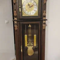 ساعت چوبی ایستاده