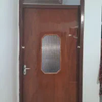 ۲ عدد در چوبی و نیم پنجره آلومینیوم کشویی|مصالح و تجهیزات ساختمان|ممقان, |دیوار