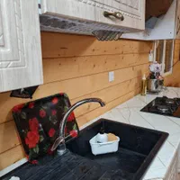 کلبه چوبی دوخوابه نزدیک رشت|اجارهٔ کوتاهمدت ویلا و باغ|رشت, بیجارپس|دیوار