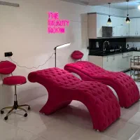تخت مژه صندلی مدل لب|آرایشگاه و سالن‌های زیبایی|مشهد, ایثار|دیوار