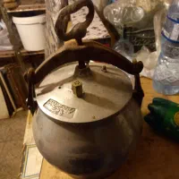 زود پز قدیمی سالم و سنگین قابل استفاده با سوپاپ