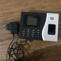دستگاه حضور و غیاب