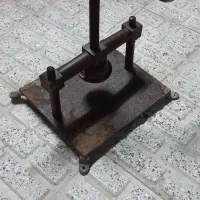 وسیله ای قدیمی  مدل گیره ولی گیره نیست