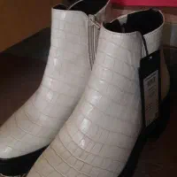 کفش سایز ۳۸