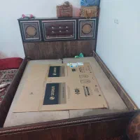 یک عددتخت سالم سالم بدون تشک بفروش میرسد|تخت و سرویس خواب|بروجن, |دیوار