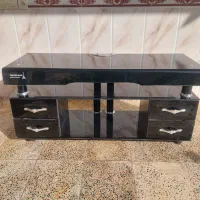 میز تلویزیون ۴کشو سالم بدون خط و خش شیشه ای|میز تلویزیون|کبودرآهنگ, |دیوار