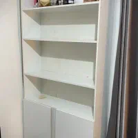 قفسه و میز تحریر