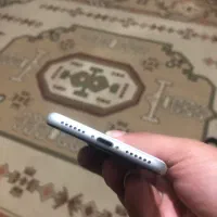 iPhone SE 128 lla سفید و تمیز|موبایل|اصفهان, ملک‌شهر|دیوار