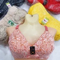 تعدادی سوتین و شورت زیر قیمت بازار