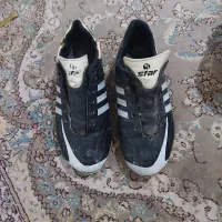 کفش میخی مناسب چمن