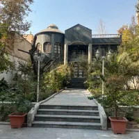 ۵۰۰ متر زمین ۸۰۰ متر بنا ویلایی فرمانیه شرقی