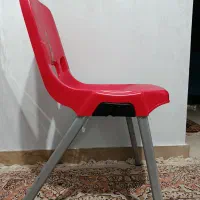 صندلی پلاستیکی پایه فلزی