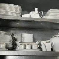 سرویس چینی ۱۲ نفره|ظروف سرو و پذیرایی|سیرجان, |دیوار