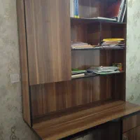 کتابخانه به همراه میز تحریر