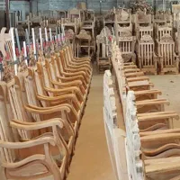 آبدارچی و نظافتچی در کارگاه تولیدی مبل