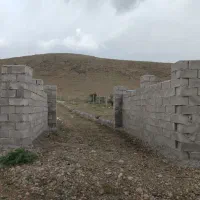 1. زمین باغی دیوارکشی و فنس‌کشی شده کنار جاده اصلی|فروش زمین و ملک کلنگی|دورود, |دیوار