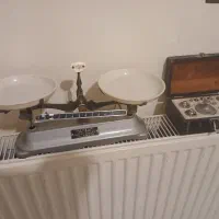 ترازوی طلا فروشی نو و آنتیک با وزنه های ترارازو