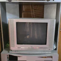 تلویزیون ال جی ۲۱ اینچ سالم با کنترل و میز