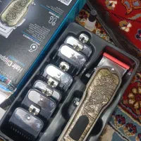 حجم زن فوق‌العاده ضد زنگ