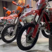 کراس برمودا و توسن طرح گس گس|موتورسیکلت|صائین قلعه, |دیوار