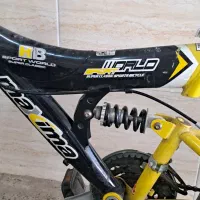 دو عدد دوچرخه ۲۰ و۱۶|دوچرخه، اسکیت، اسکوتر|ری, شهادت|دیوار