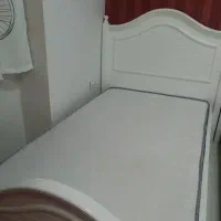 دو عدد تخت خواب همراه با پاسخ تختی