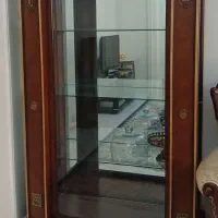 ویترین آیینه دار
