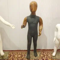 مانکن بچگانه