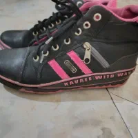 کفش کتونی نوی نو