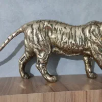 مجسمه ببر برنزی