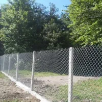 فنس کشی دور باغ و زمین