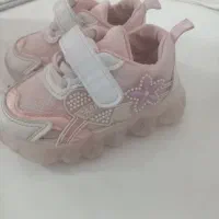 دوجفت کفش دخترانه در دوسایز متفاوت. سالم هستن.|کفش و لباس بچه|قوچان, |دیوار