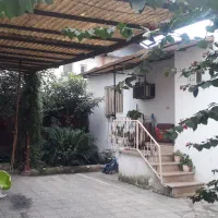 خانه-ویلایی-حیاط-دار-نیم-پیلوت