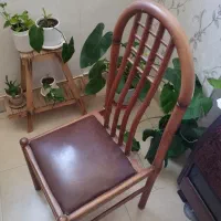 صندلی با کف پوش چرمی