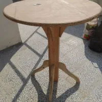 میز گرد|میز و صندلی غذاخوری|اصفهان, خواجه عمید|دیوار