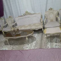 مبل ومیزنهارخوری و تلویزیون