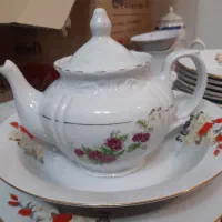 قوری چینی گل سرخی|قوری، کتری، قهوه‌ساز دستی|اراک, |دیوار