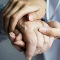 استخدام پرستار سالمند