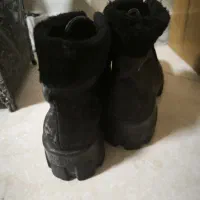 بوت لژ دار|کیف، کفش، کمربند|اصفهان, شیخ اشراق|دیوار