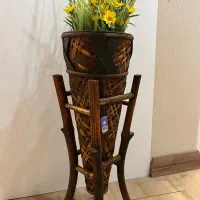 گلدان چوبی حصیری با گل