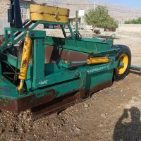 تراکتور نیوهلند اسکریپر و کمبینات|خودرو سنگین|صدرا-فارس, فاز ۱|دیوار